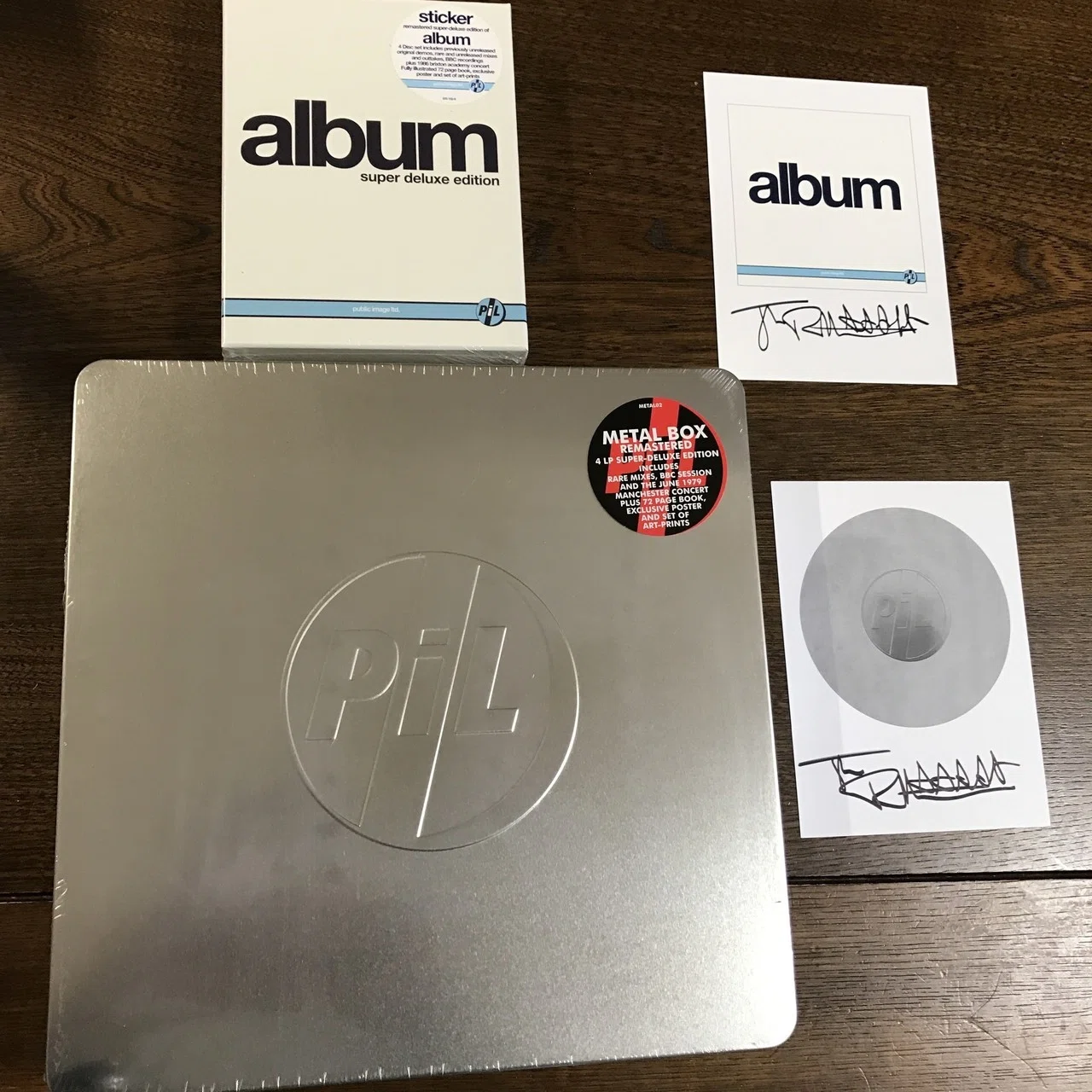 PILの巨大ボックスが海外から届いたよ。｜小野島 大