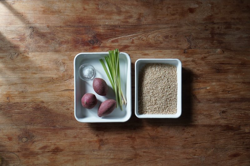 さつまいもとレモングラスの炊き込みご飯 小雪 のおうち養生レシピ 1 Tsumugi Note さつまいもとレモングラスの炊き込みご飯 小雪 のおうち養生レシピ 1 Tsumugi Note