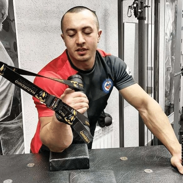 腕相撲 アームレスリング のコツ 吊り手 トップロール と噛み手 フック の構え方 使い方 マジョレンコ製作所日本正規輸入代理店 Note