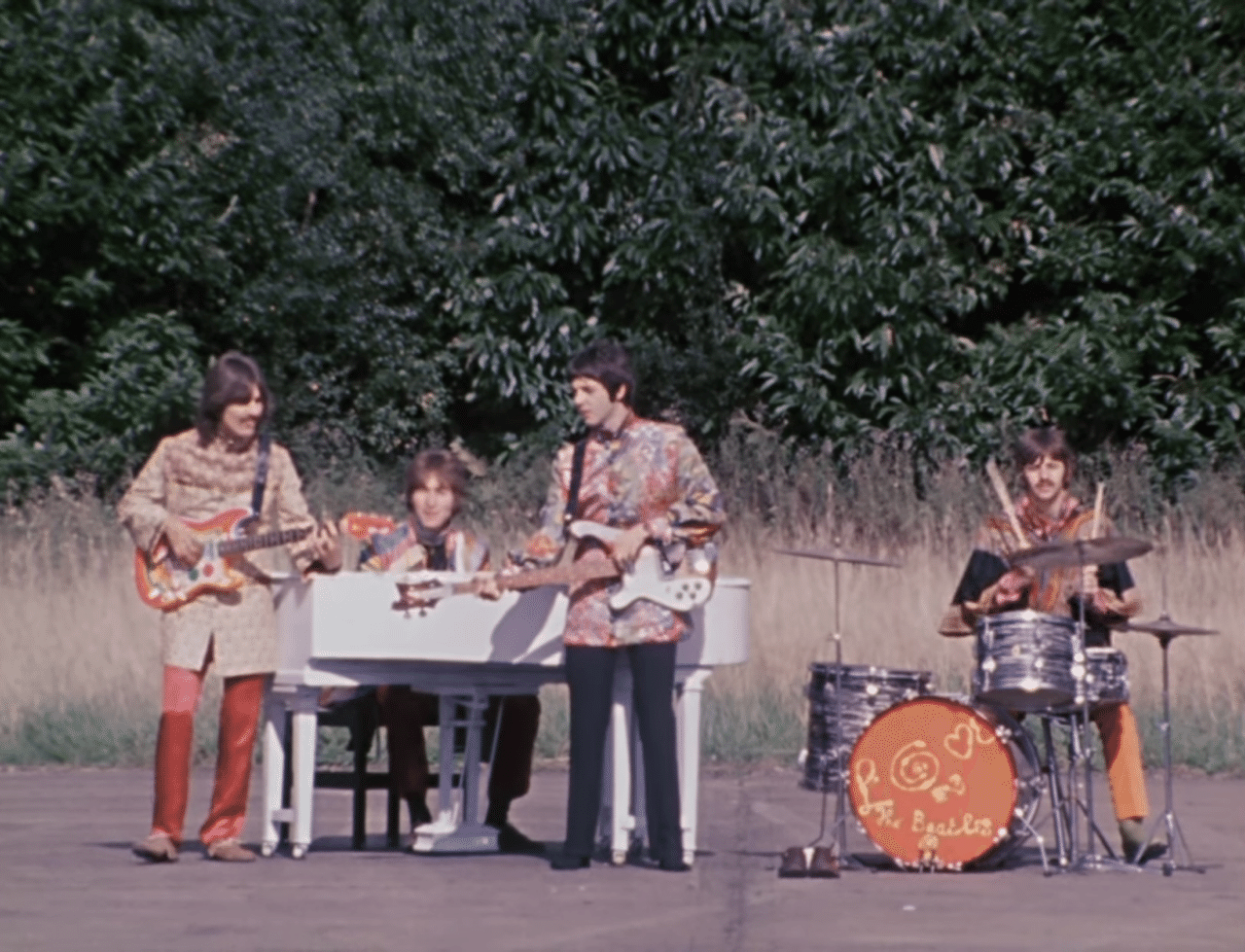 楽曲紹介》I Am the Walrus（1967）／The Beatles｜鶏腿肉｜note