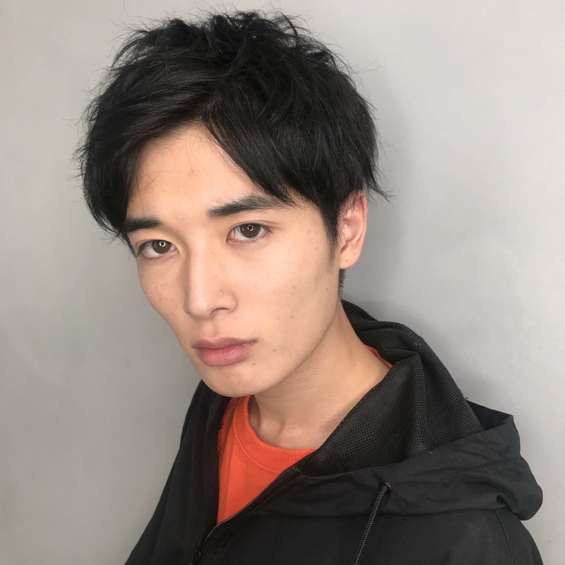 男性のお悩み おでこの広さ をカバーする髪型とは Yaw Yoichi 西村陽一 美容師 Note