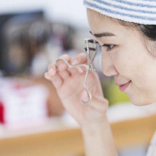 気になる逆さまつげ その原因と対策とは Royal 公式 Note