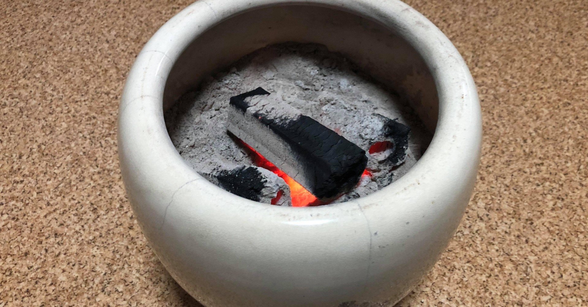 火鉢　⚠️富山市近郊現地引渡し 材質は不明です。 わが家に火鉢がやってきた｜タキカワ アキマサ