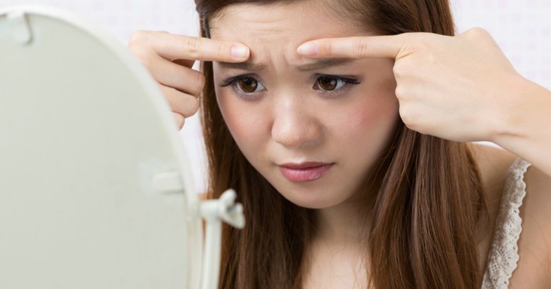 一本でもあると気になる 眉間の毛を処理するベストな方法は Royal 公式 Note