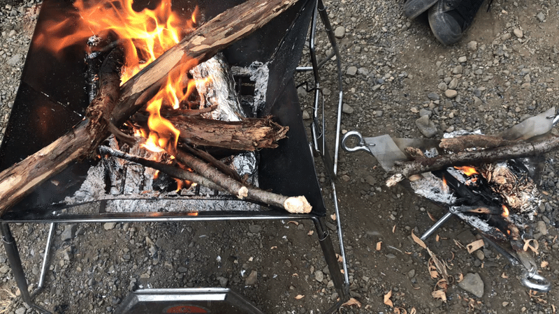 台 焼き芋 焚き火