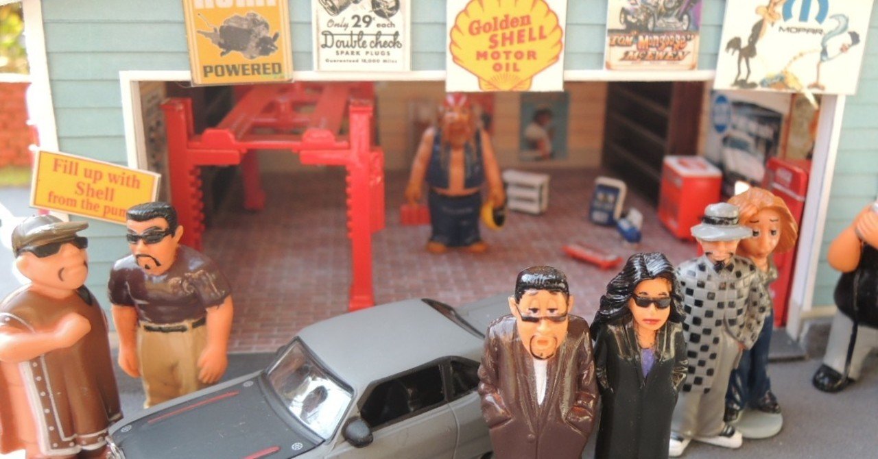 HOMIESを飾るアメリカンガレージハウスを作る｜御猫様と座布団