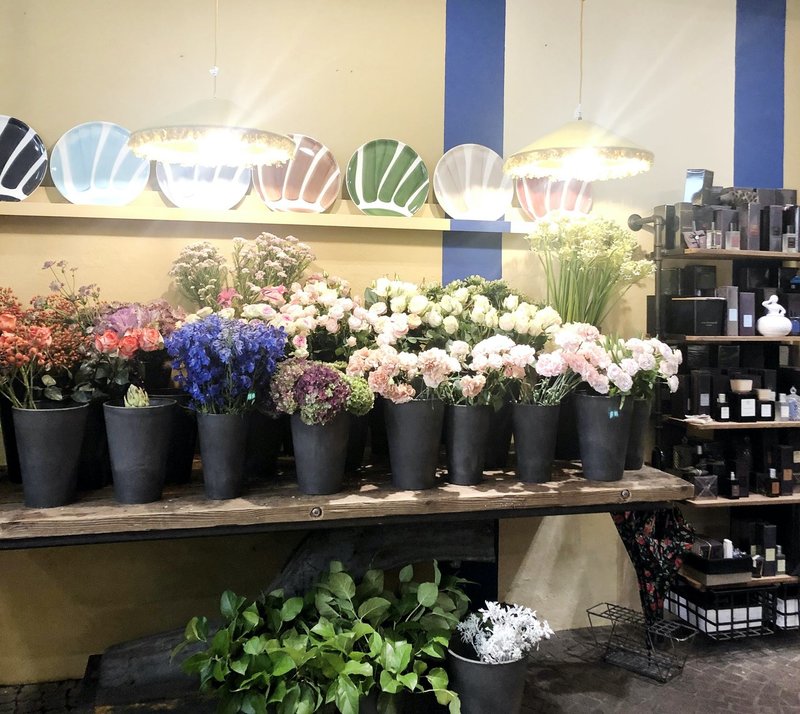 ベルガモ Shops I インテリアセレクトショップのお花屋さん Giardini Di Giava Di Brazzoli マイ Note