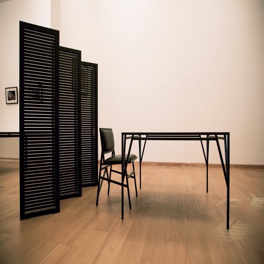 彭文輝さんと中国の伝統技術 ｜二組のテーブルと椅子のセット 2016