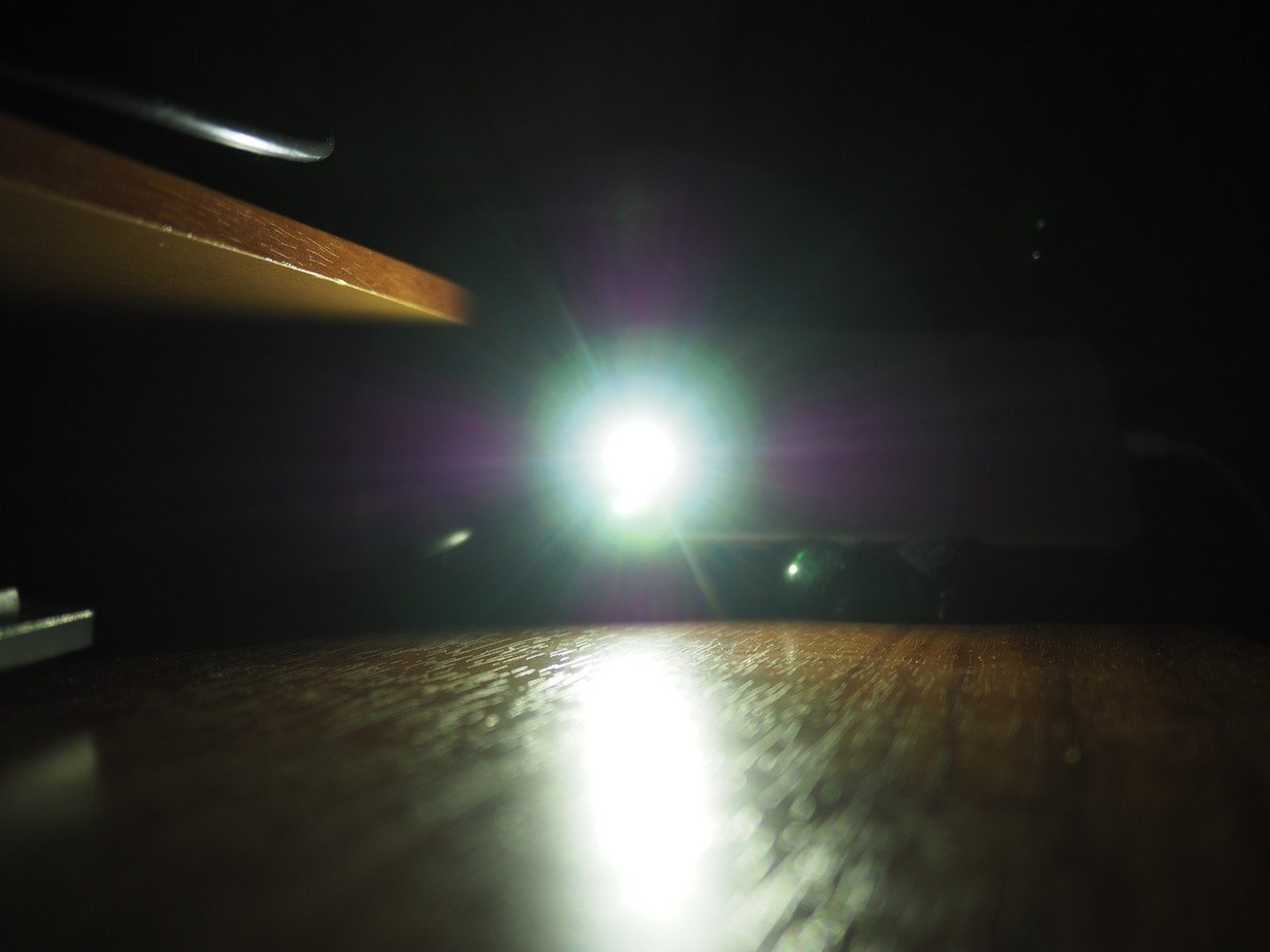 目を細めると光が縦に伸びるのはなぜ Mo Jojo Note 目を細めると光が縦に伸びるのはなぜ Mo Jojo Note