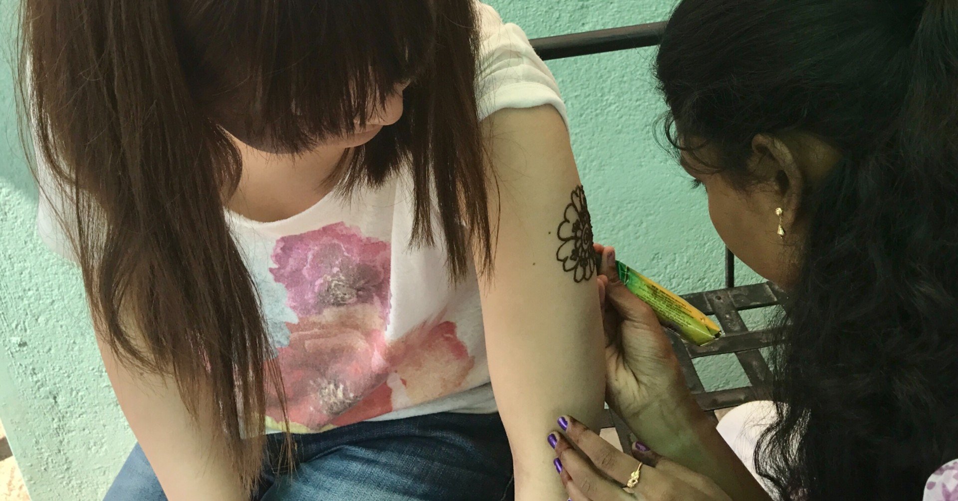 インドで ヘナタトゥー をしてもらった話 旅行記 沖山りこ Note