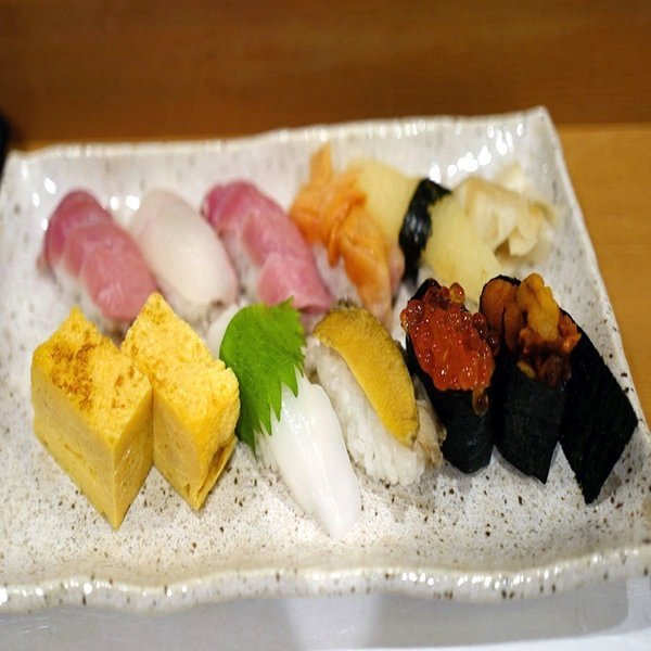 演歌が流れてネタは新鮮 普通においしい近所の寿司屋は宝物 サカキシンイチロウ Note