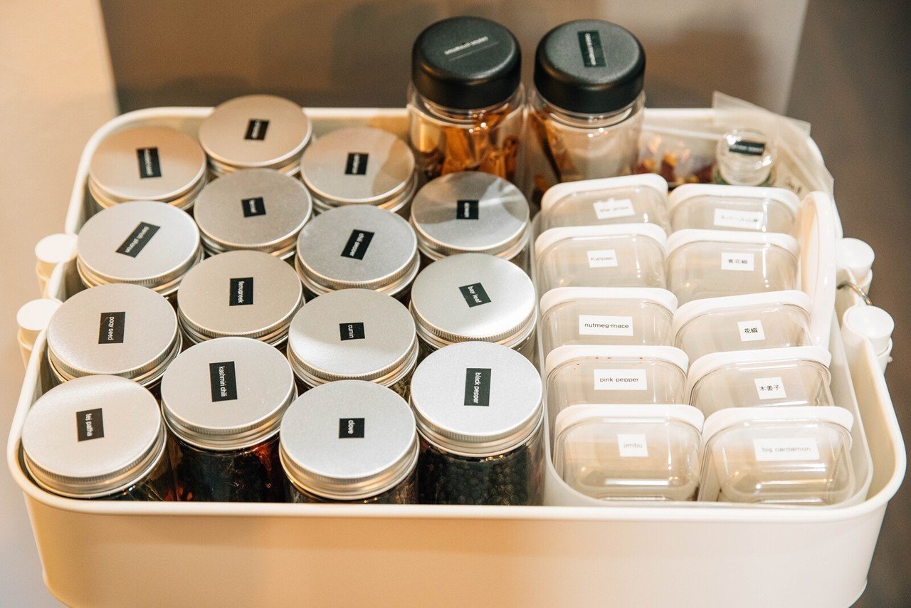 毎日食べ続けて8年 カレー愛食家が語るスパイス収納術 スパイスは飾るものではなく使うもの 福岡裕介さん エスビー食品 毎日食べ続けて8年 カレー愛食家が語るスパイス収納術 スパイスは飾るものではなく使うもの 福岡裕介さん エスビー食品
