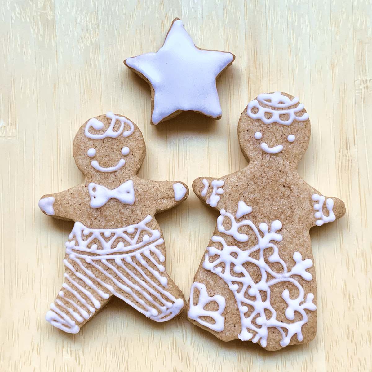 アイシングクッキー　Moeページ お菓子】クリスマスのシナモンクッキー(アイシングクッキー)｜モモコ