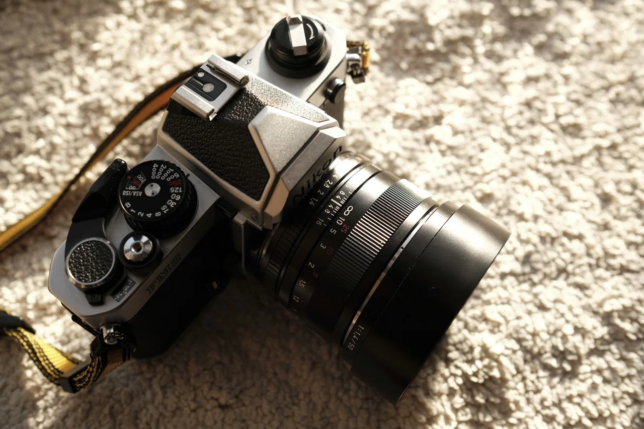 レンズ紹介】プラナーって響きが好き.～Carl Zeiss Planar T*50mmF1