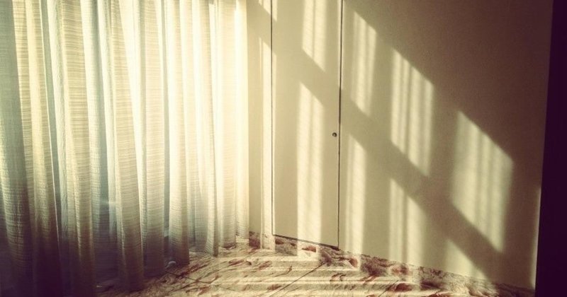 丈の足りないカーテン バナナとリンゴ Banana Apples Note