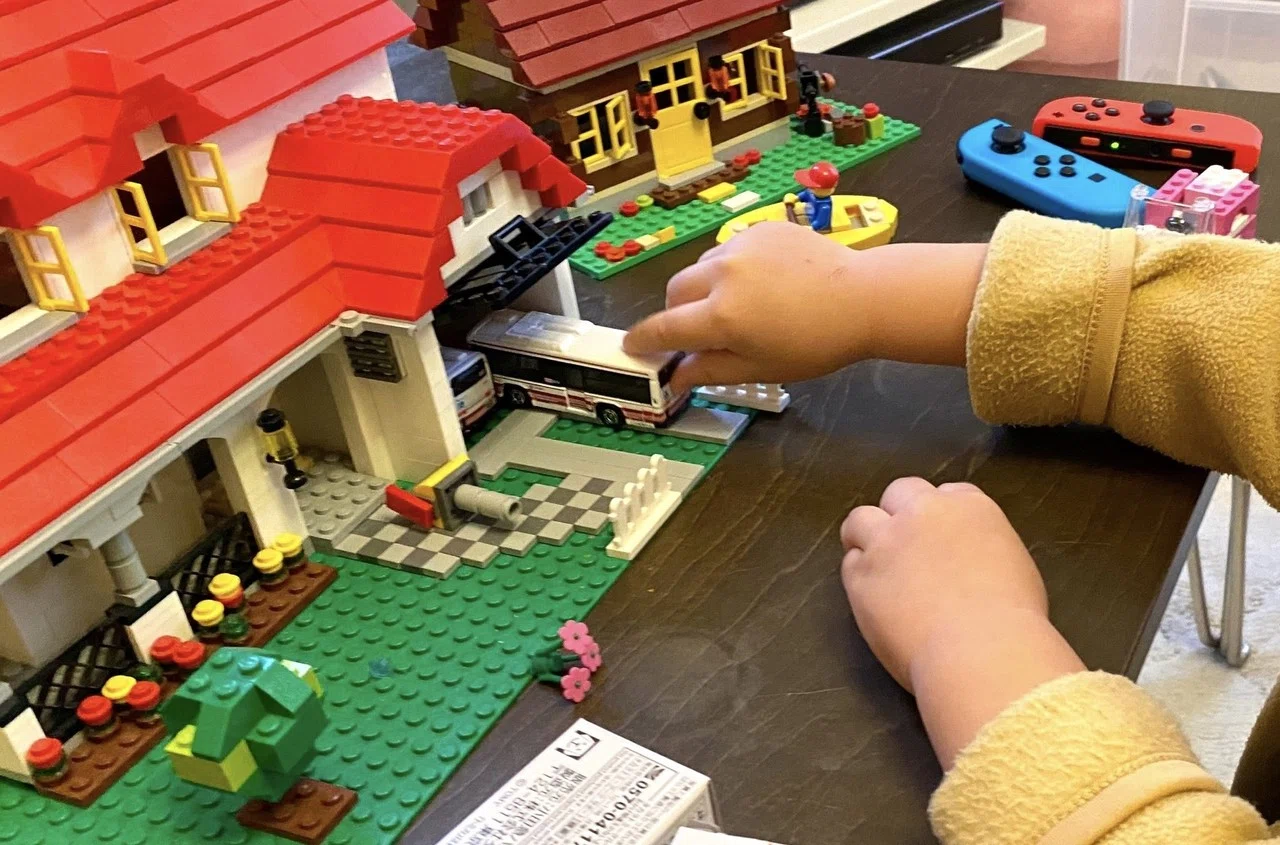 小田急バス70周年オリジナルトミカをlegoハウスに納車 おかだ つなぐデザイン研究所 Note 小田急バス70周年オリジナルトミカをlegoハウスに納車 おかだ つなぐデザイン研究所 Note