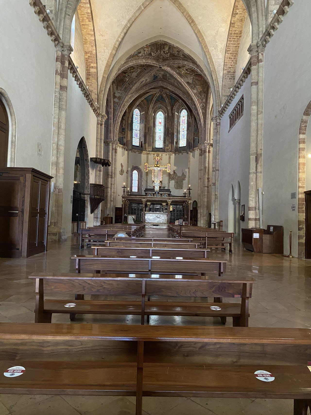サンタ キアラ聖堂 Basilica Di Santa Chiara アッシジの聖女が眠る美しい聖堂 Nao Masunaga Note