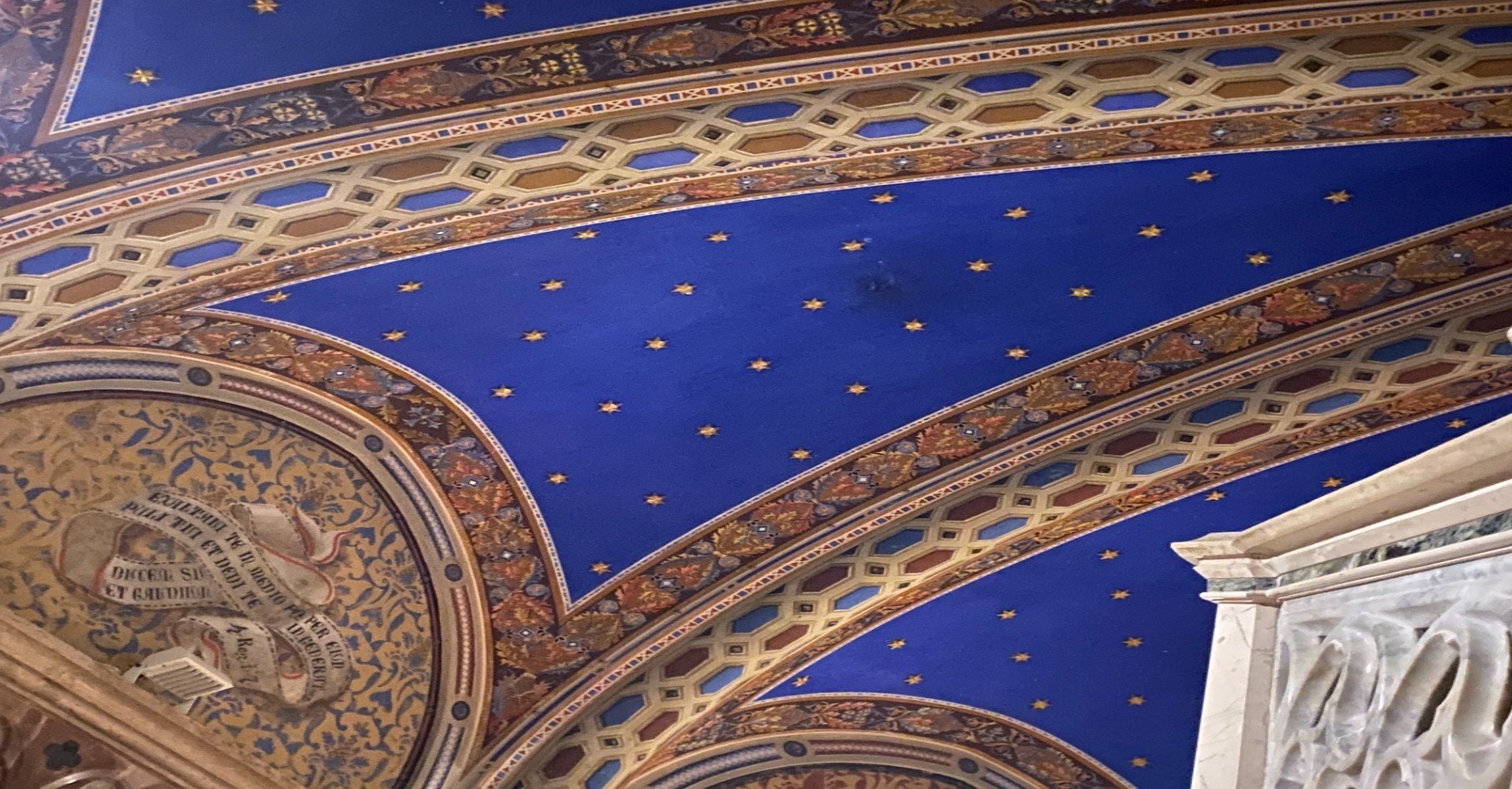 サンタ キアラ聖堂 Basilica Di Santa Chiara アッシジの聖女が眠る美しい聖堂 Nao Masunaga Note