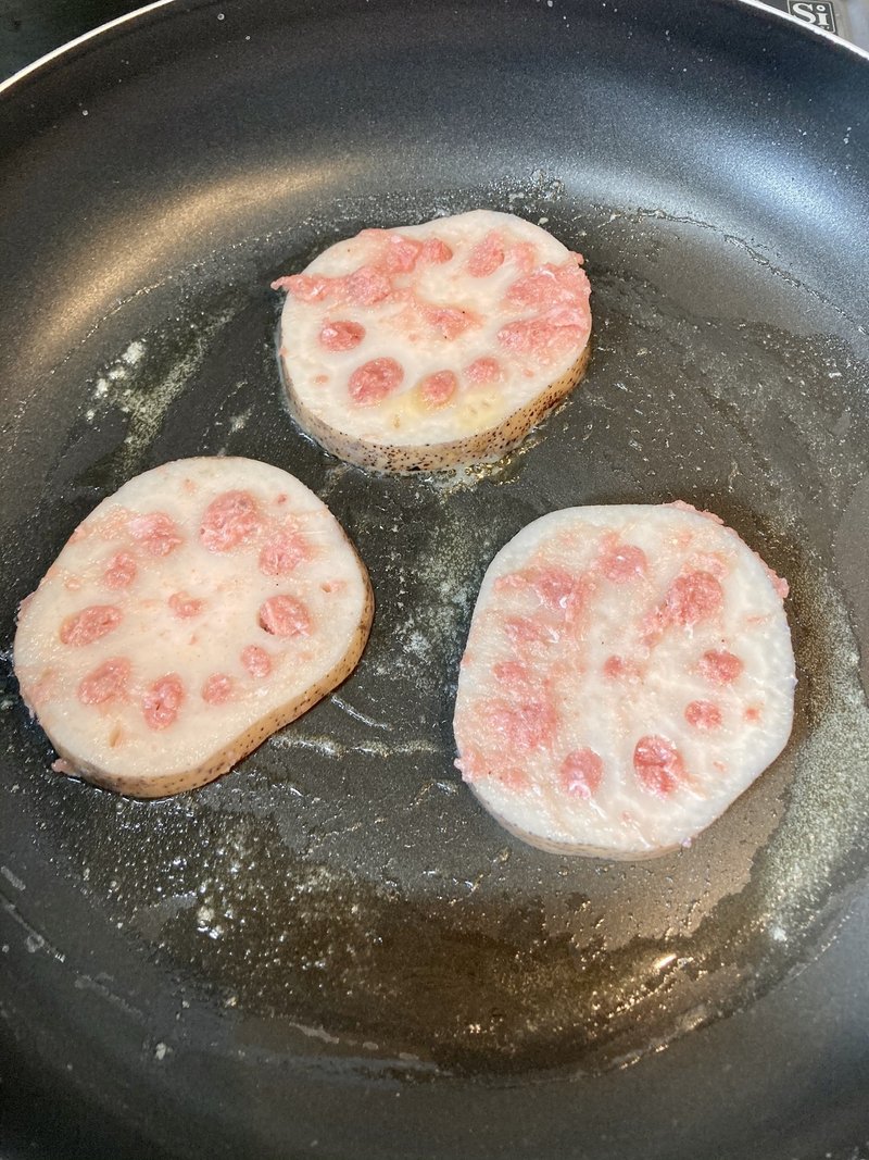 蓮根の肉詰めソテーとかぼちゃのサンド ミヤオの今日のサンド Day ミヤオ Note