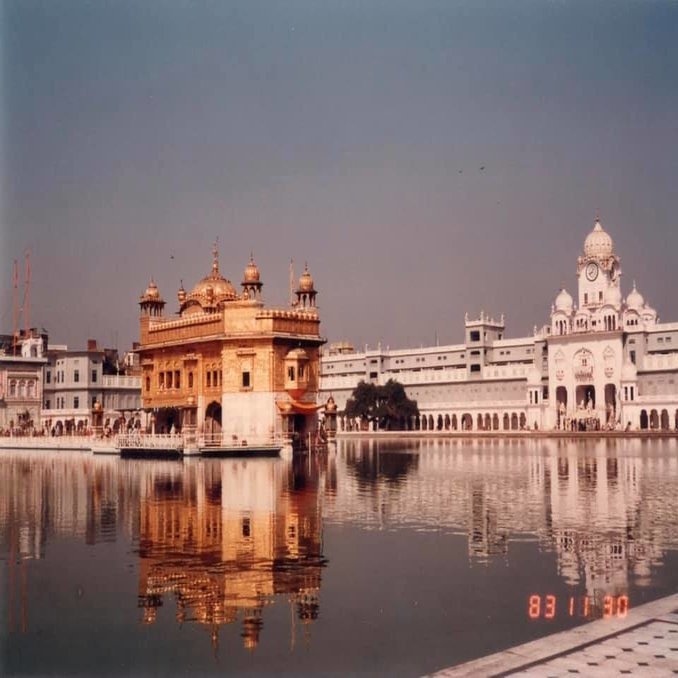 インド シク教の聖地アムリトサル 19年11月30日 トリップのお供はシク教の音楽はじめインドの音楽 それから喜多郎 キング クリムゾン ピンク フロイド ジョージ ハリスン ラヴィ シャンカル 山本 剛 Note