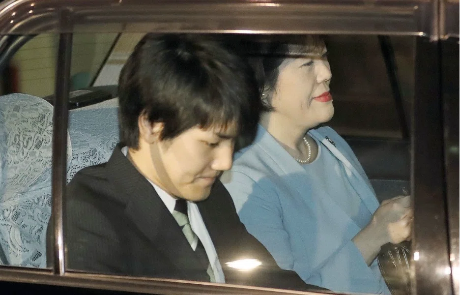 令和の道鏡！？皇室出騒動の小室圭さんについて人妻が語ります 