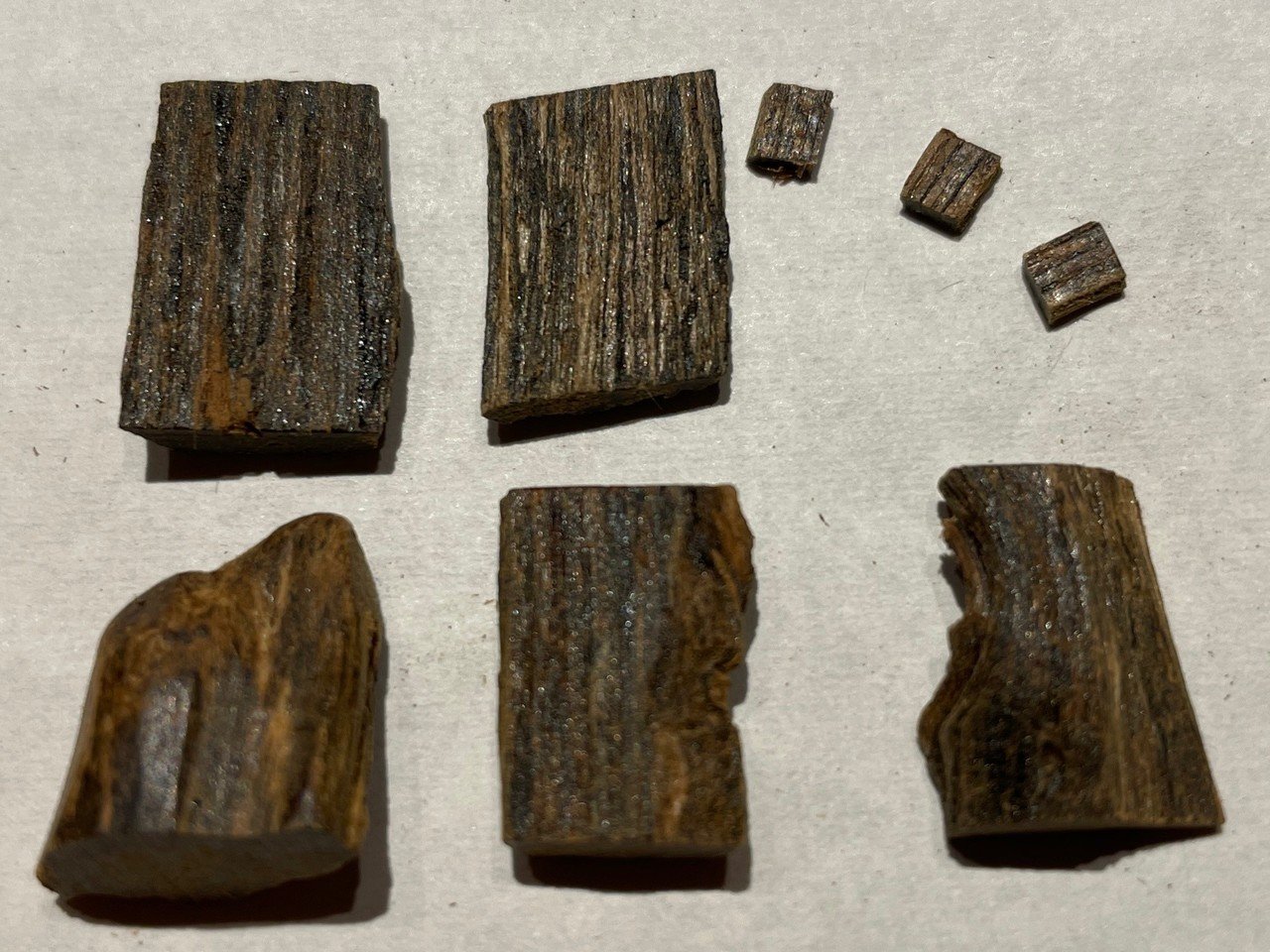 12月の推奨香木：徳用版シリーズNo.4「最上タニ沈香小割」｜山田眞裕