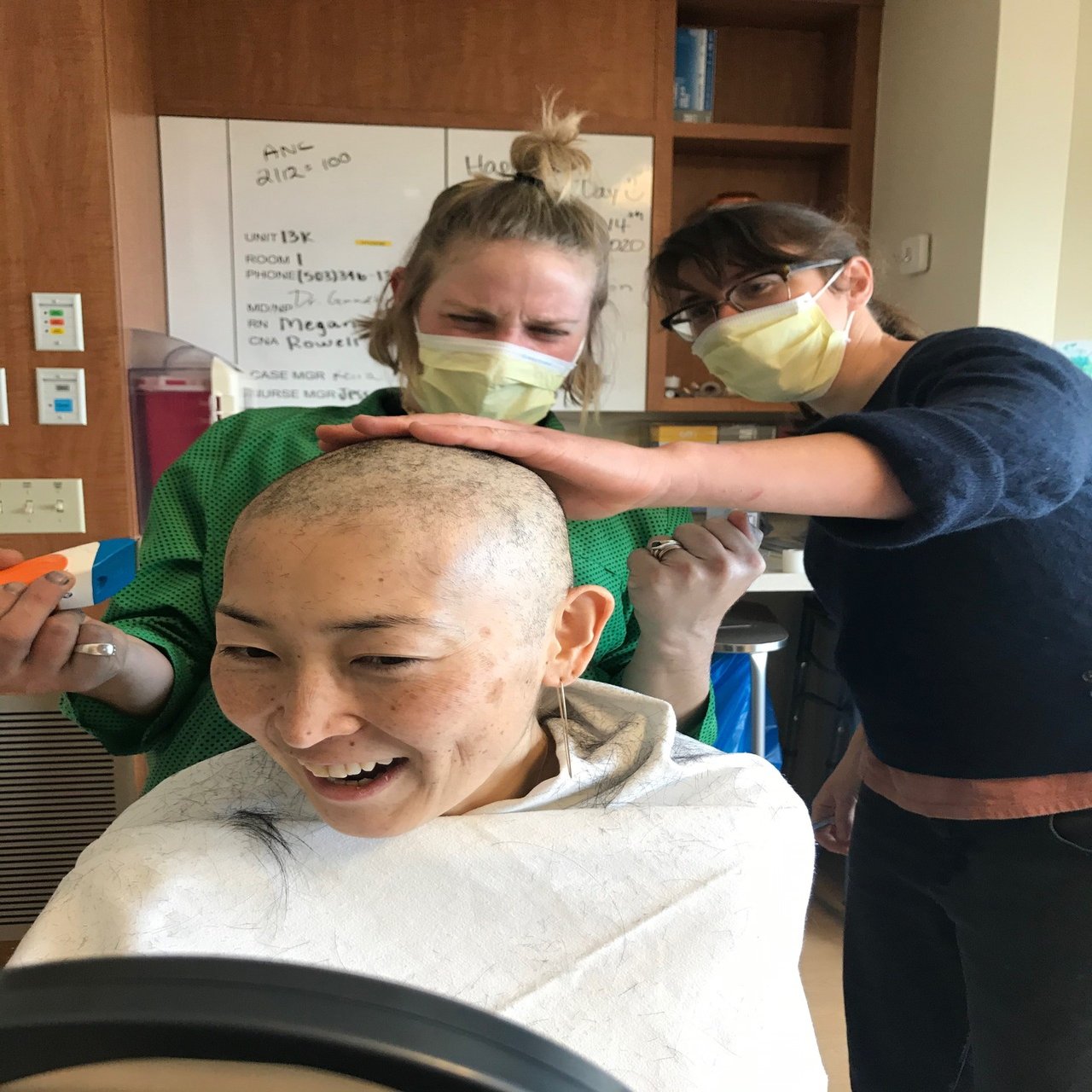 白血病くらし 髪の毛を失うということ どうせなので それを楽しんでみた話 Yuri Baxter Neal Note