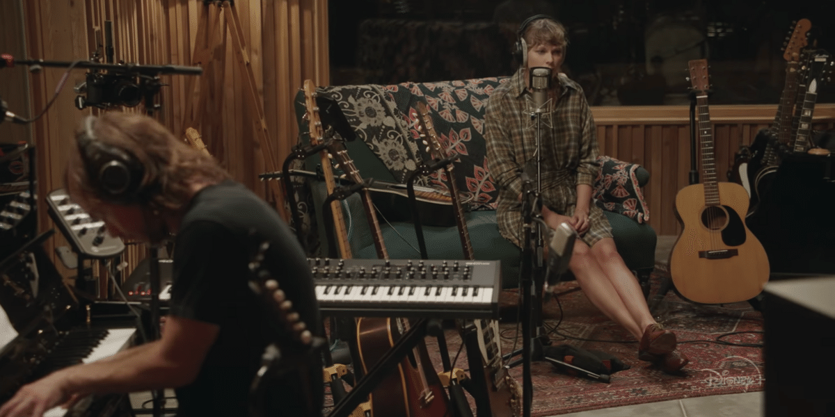 TAYLOR SWIFT FOLKLORE THE LONGPOND STUDIO SESSIONS / ロング