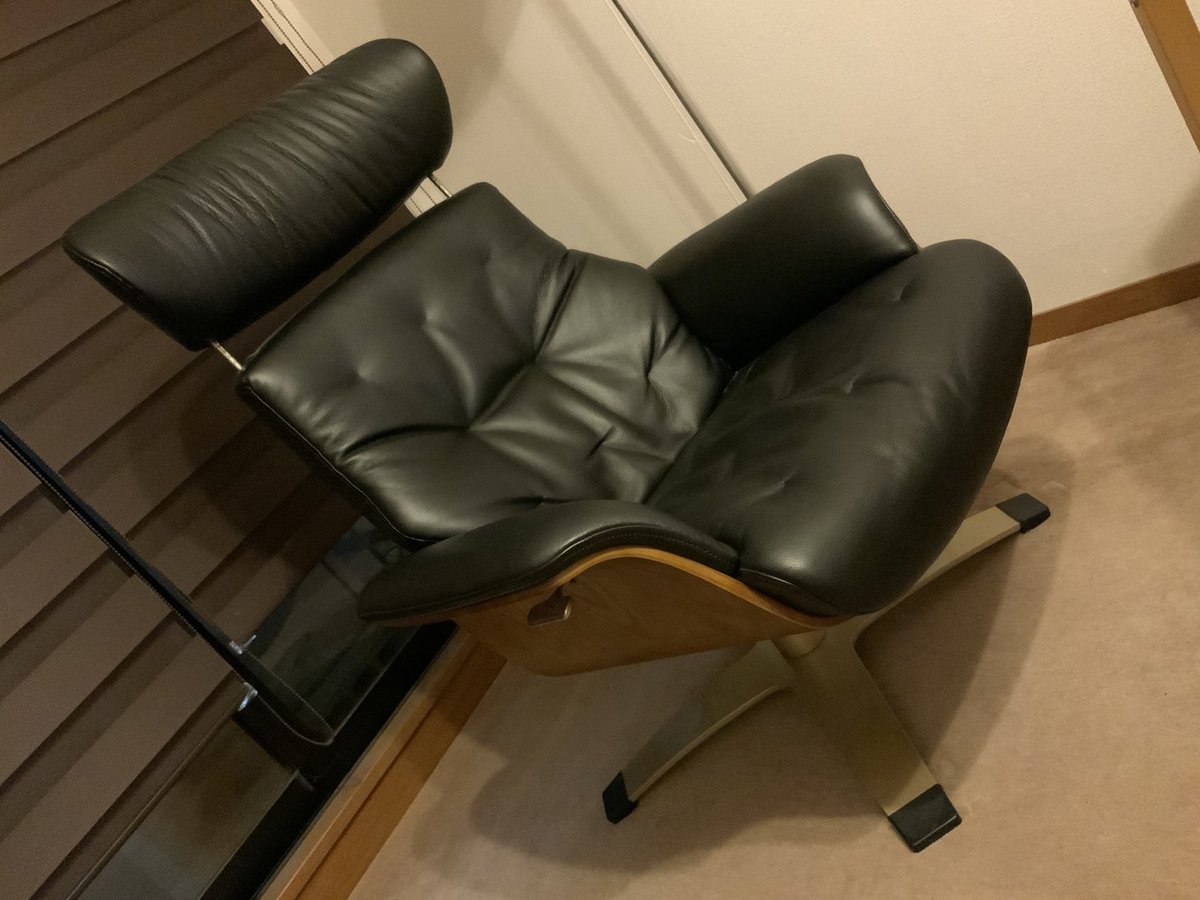奮発してパーソナルチェアを買ってみたら、部屋で過ごすのが 奮発してパーソナルチェアを買ってみたら、部屋で過ごすのが
