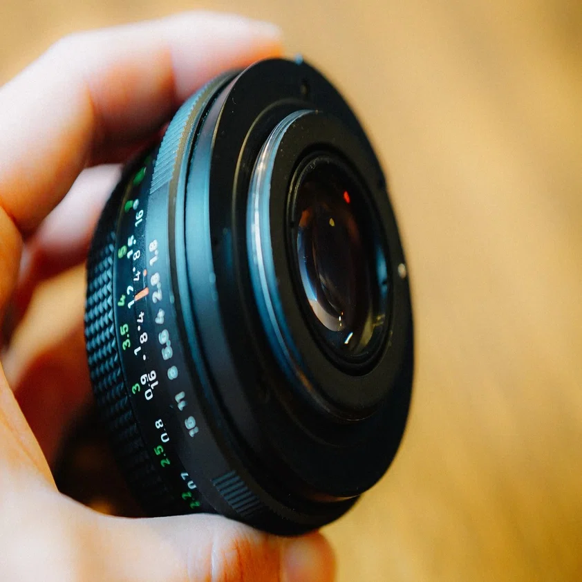 VEB Pentacon auto 50mm F1.8 というオールドレンズについて｜olieviour