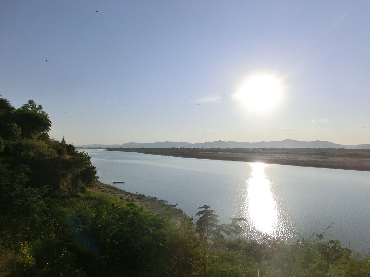 ミャンマー エーヤワディー川沿いで16年最後のサンセット たかはしあすか Note