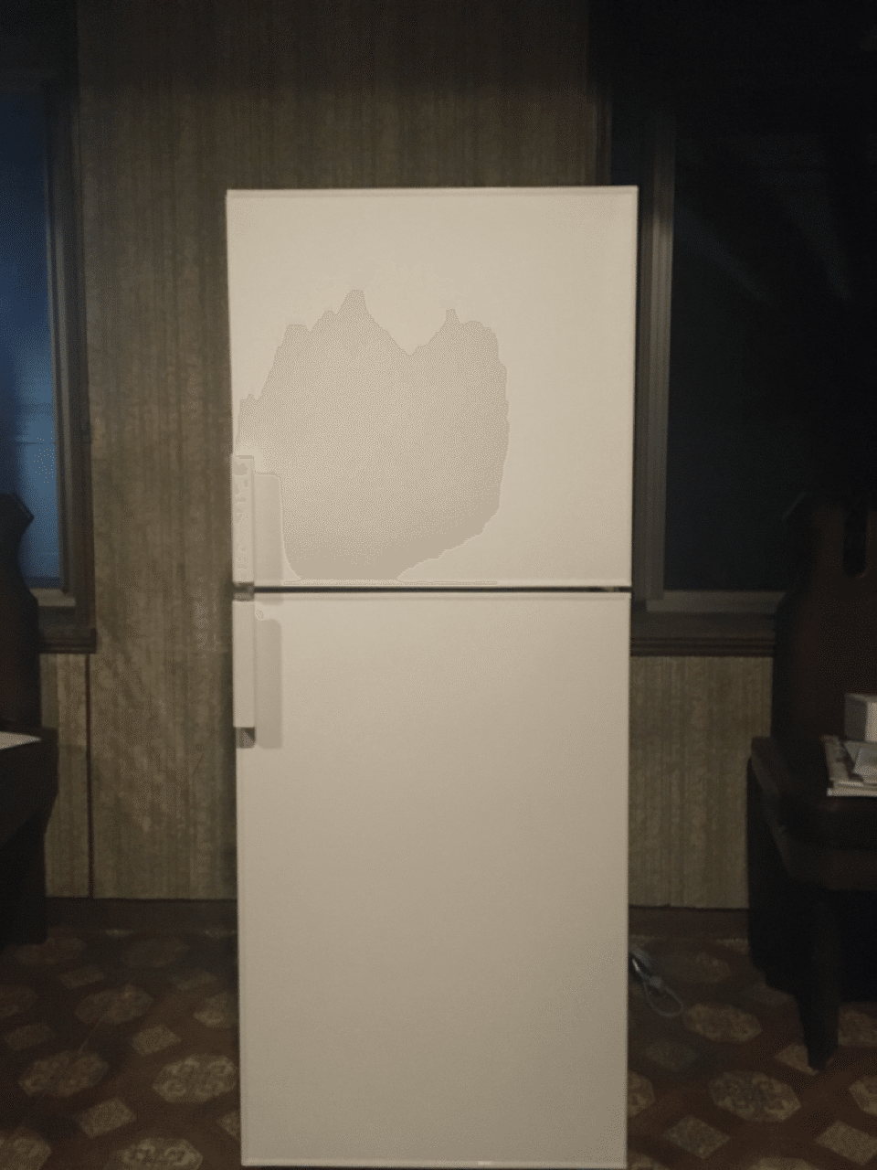 置き場所に困った方から 作品の一部として使っていた 冷蔵庫 を預かりました 年度末まで預かる予定なので ビール専用庫にしたいとおもいます タカハシ タカカーン セイジ Note