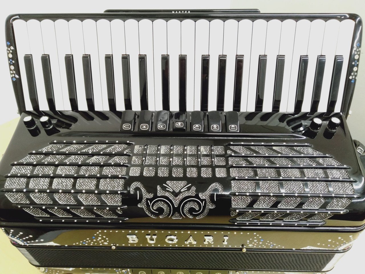 KAWAI アコーディオン37鍵 96ベース　現状　ジャンク 中古】BUGARI 230CH デコレーション+マイク内臓モデル