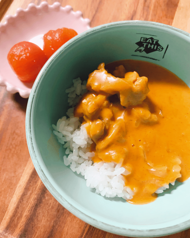 今晩、我が家ではバターチキンカレーを食べようと思い早めに作り、私がランチに味見。カレーより辛さが抑えられ、マイルドなお味♡きっと子どももパクパク食べられます。