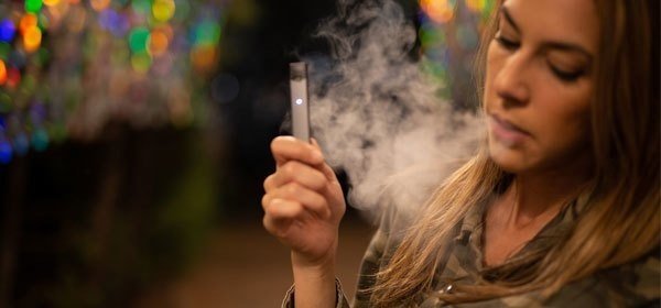 レンタカーではタバコは吸えない？電子タバコなら吸ってもばれない 