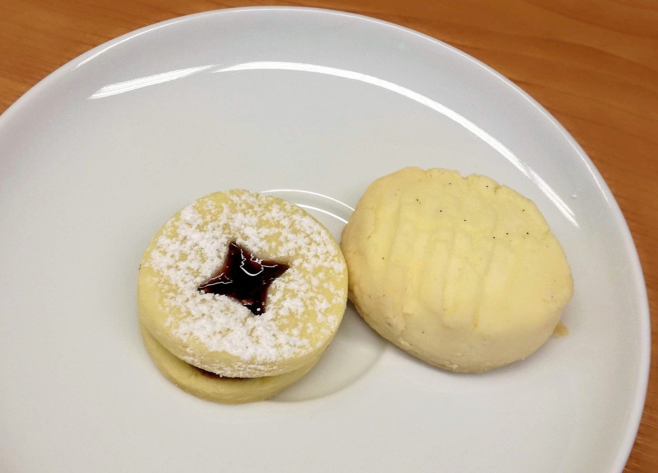 真っ白なクリスマスを連想して ドイツ オーストリアのお菓子 Linzertorte しずか Note 真っ白なクリスマスを連想して ドイツ オーストリアのお菓子 Linzertorte しずか Note
