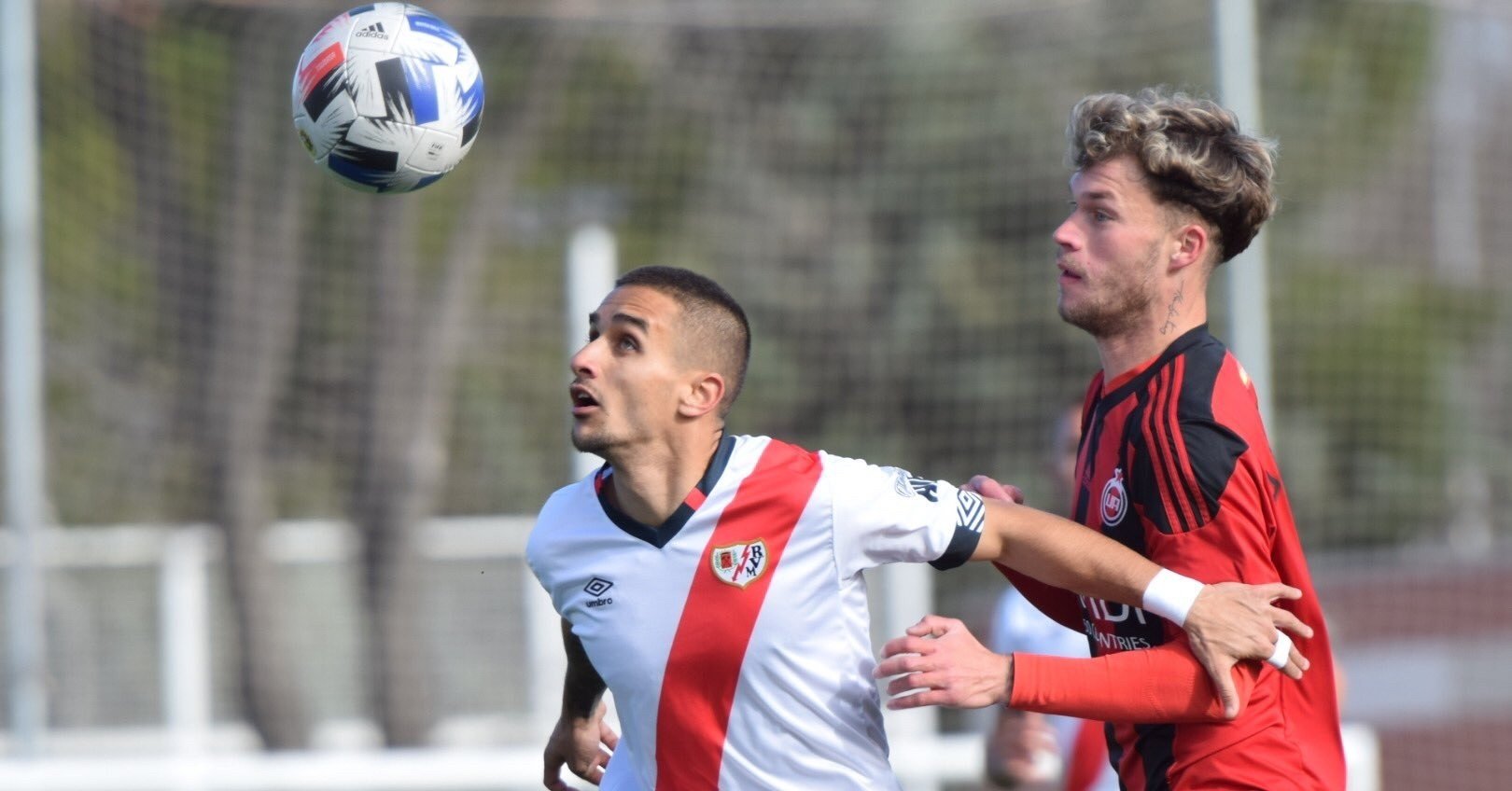 ファーストディフェンダーとしての役割 チームに深さをもたらす役割 Fwとしての教科書を見つけました 小嶋将太 アナリスト Note ファーストディフェンダーとしての役割 チームに深さをもたらす役割 Fwとしての教科書を見つけました 小嶋将太 アナリスト Note