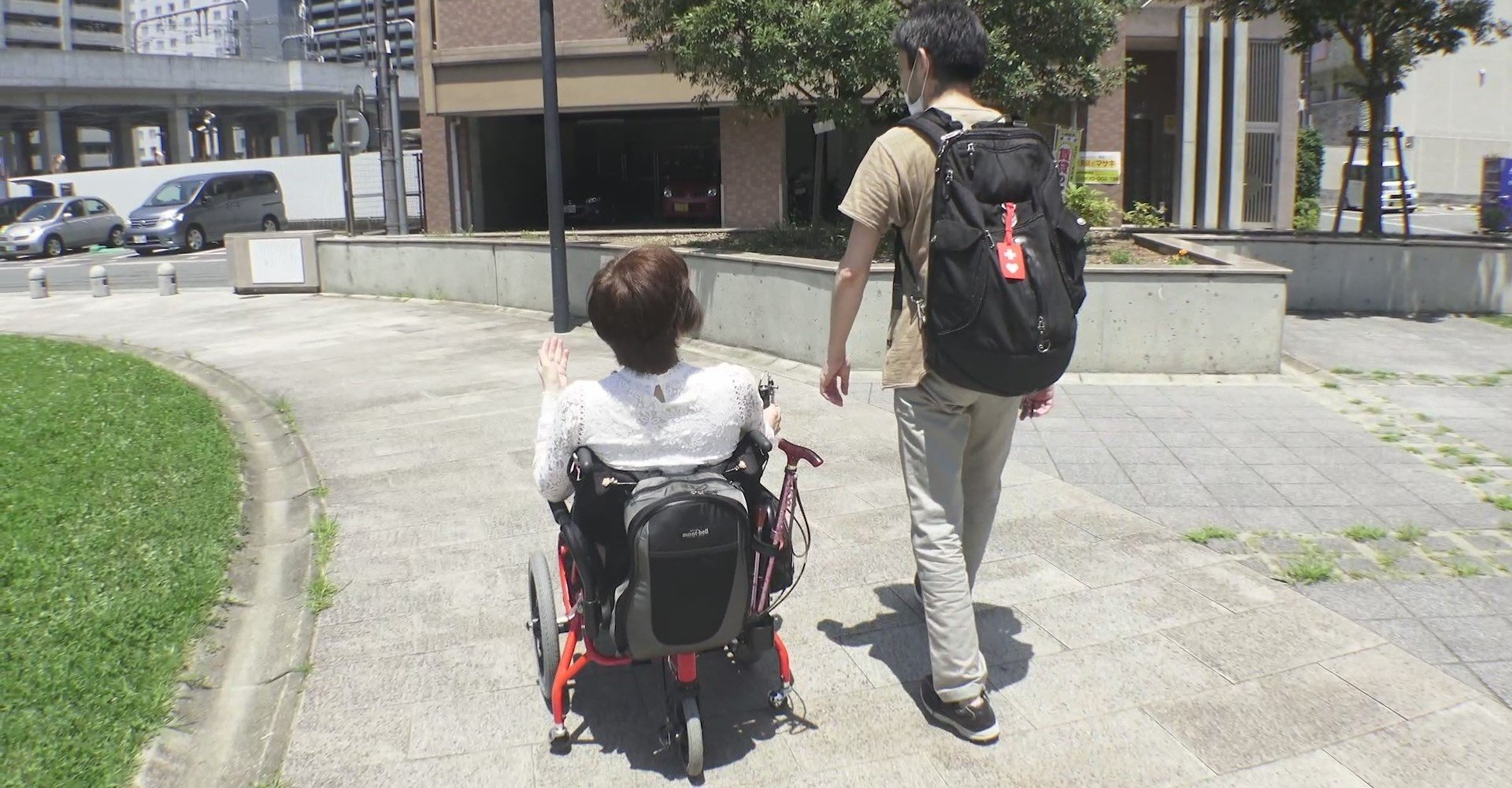 並んで話しながら歩ける足こぎ車椅子 clara Note 並んで話しながら歩ける足こぎ車椅子 clara Note