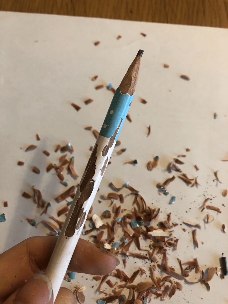 鉛筆を丸々一本削る にら Note 鉛筆を丸々一本削る にら Note