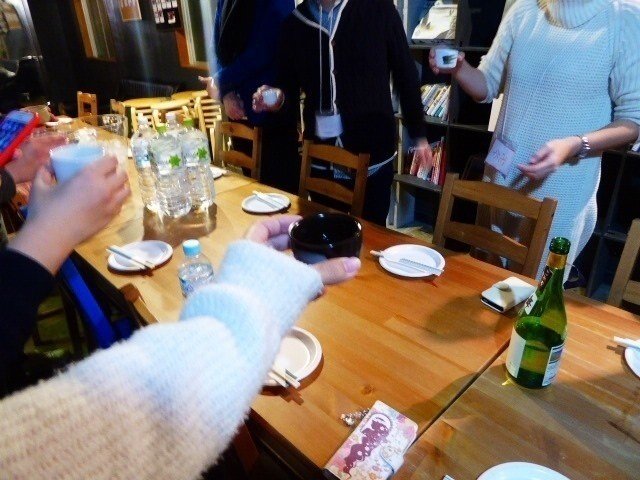 友人が開催した、素敵な日本酒会に参加してきました。
まずは乾杯☺️💓

以下、みんなで持ち寄った日本酒めも。