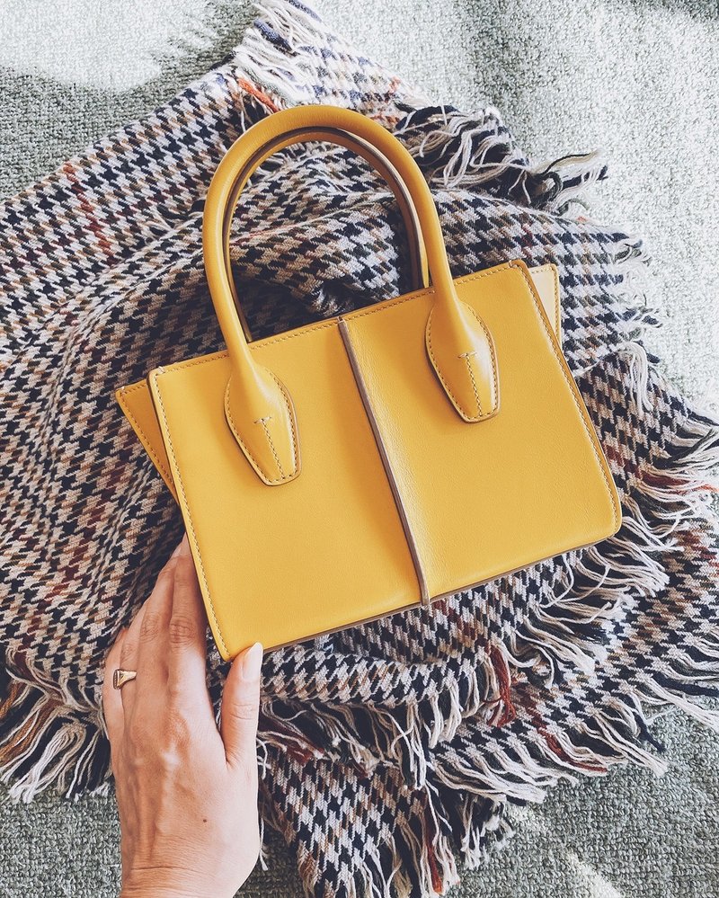 ベーシックさとアイコニックさ 最高バランスのtod S ホリー バッグ ミニサイズは気分も上がるイエローをセレクト Ena Web Fashion エディター Note ベーシックさとアイコニックさ 最高バランスのtod S ホリー バッグ ミニサイズは気分も上がるイエローをセレクト Ena Web Fashion エディター Note