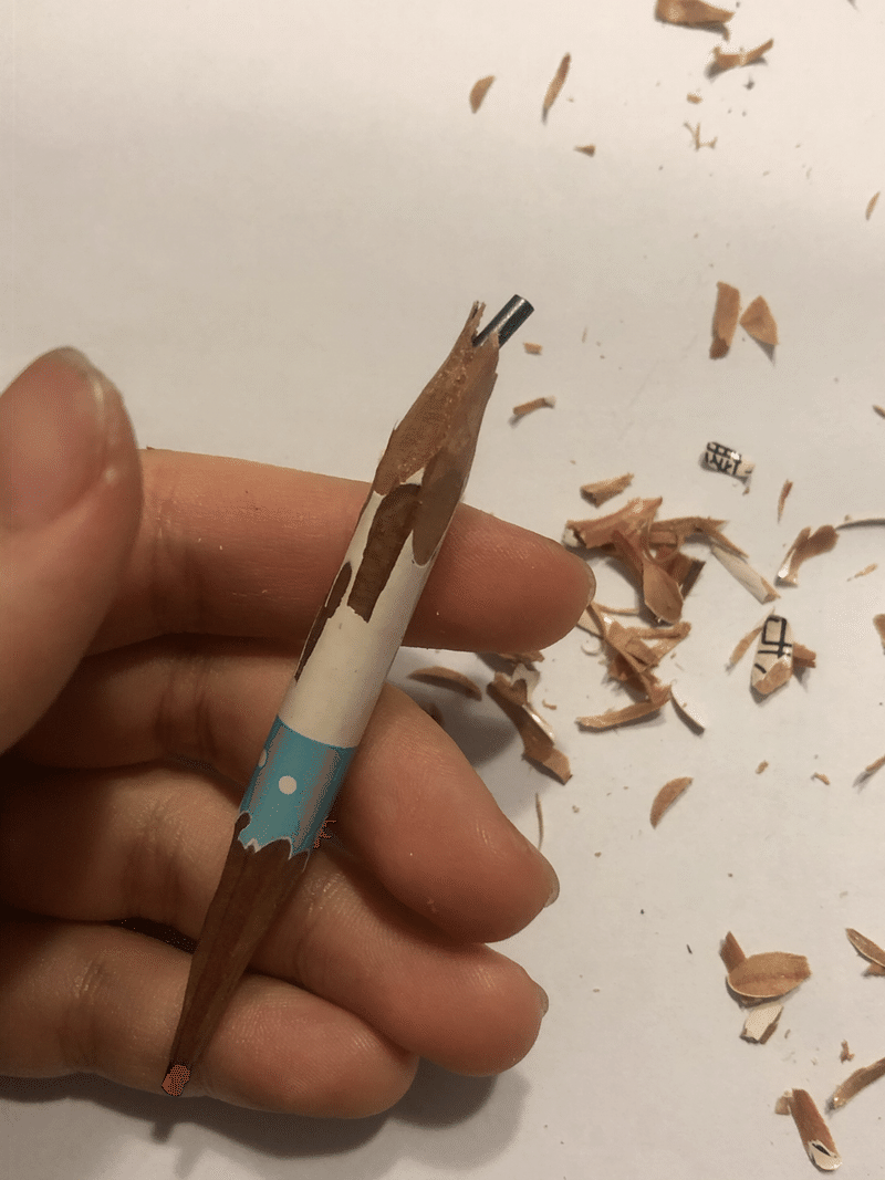 鉛筆を丸々一本削る にら Note