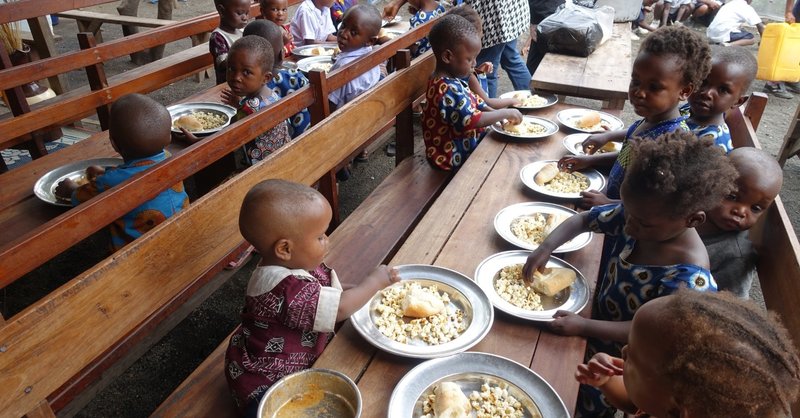 コンゴ民主共和国の孤児院ごはん。クリスマスにドネーションをしたい。
