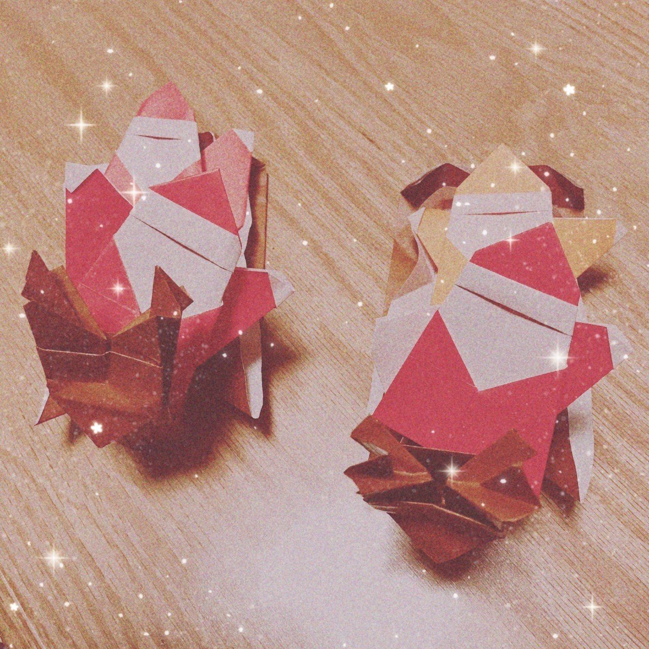 折り紙シリーズ 折り紙 大好きな娘と折りました サンタさん とトナカイ そしてソリ を作りました サンタさんふたりずつ乗せていて ソリが見えない 実はサンタさんも2種類 白いふくろを持っ 茉叶 Makana Note