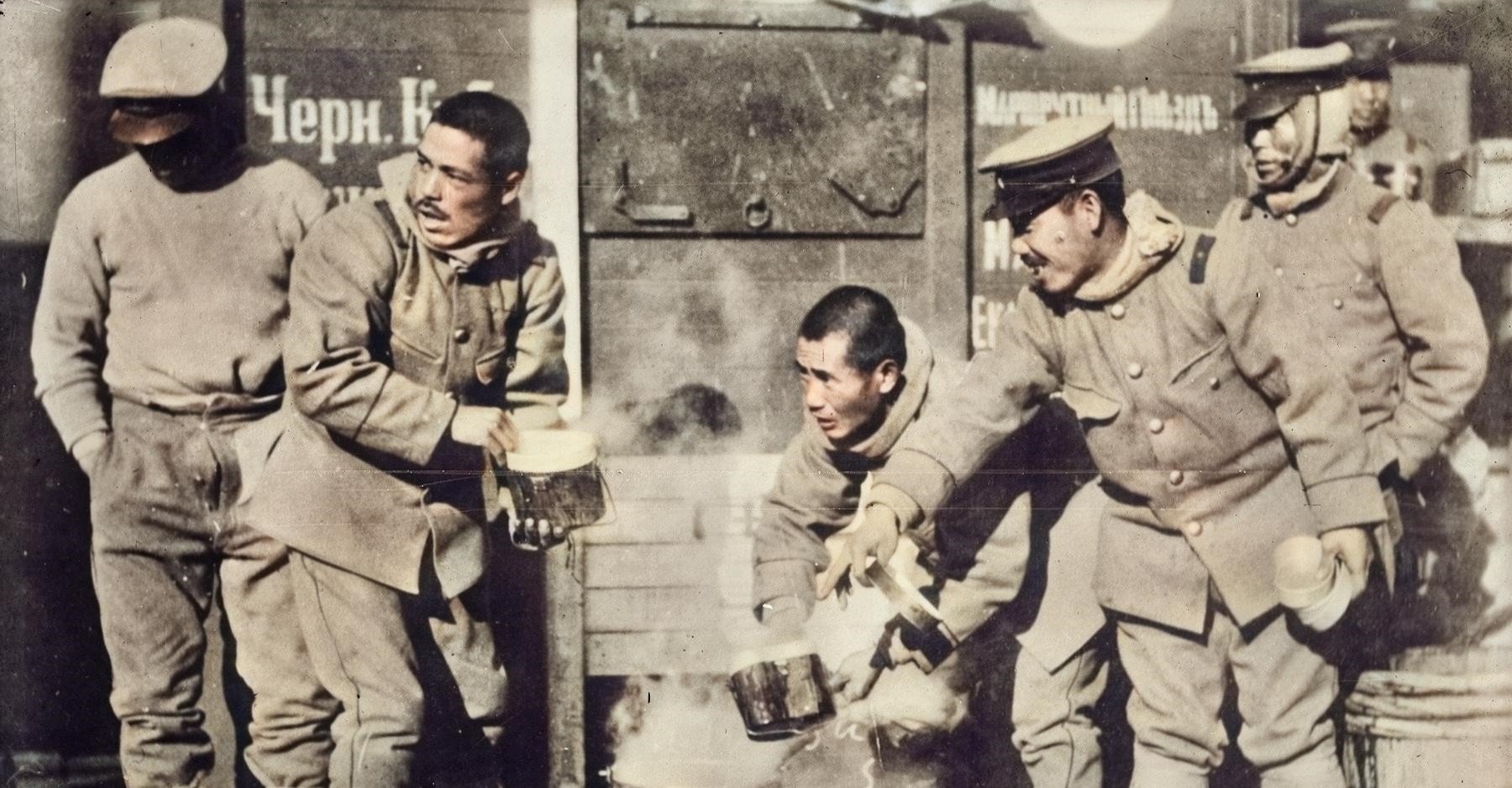 旧日本軍 シベリア出兵 第一次世界大戦 1914年 大正3-9年勲章 超美品 旧日本軍 帝国陸軍 大正期 3・9 シベリア出兵 従軍記章 共箱