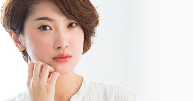つり目に悩む人は必見 つり目をかわいく見せるメイクとは Royal 公式 Note
