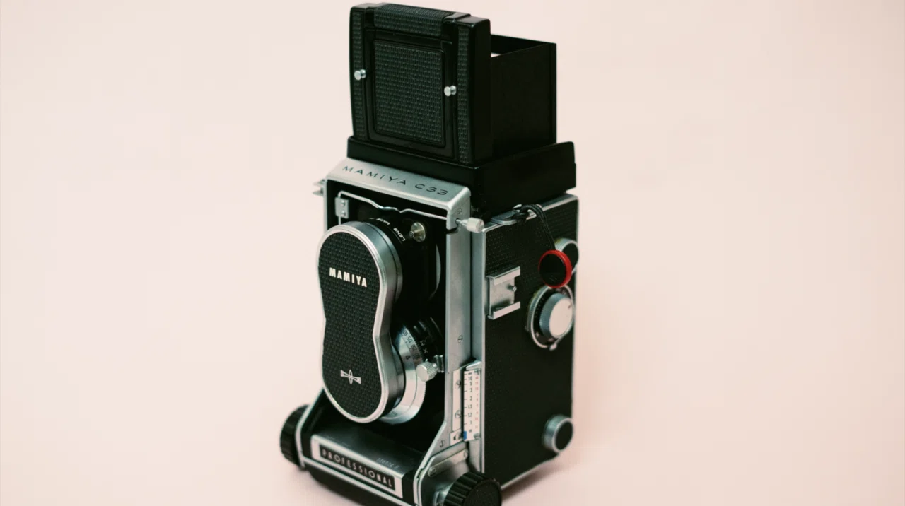 マミヤ MAMIYA C33 PROFESSIONAL マミヤ C33 二眼レフ C33 Professional フィルムカメラ 中判 【公式通販】