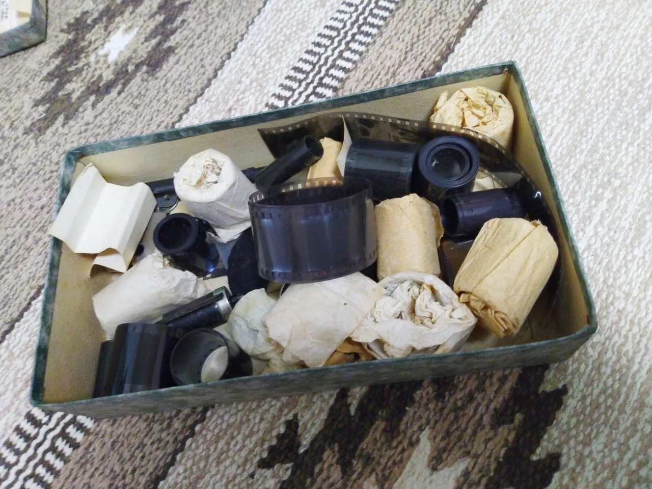 デジタル化で復元する昔のフィルム｜こびとたびにでる
