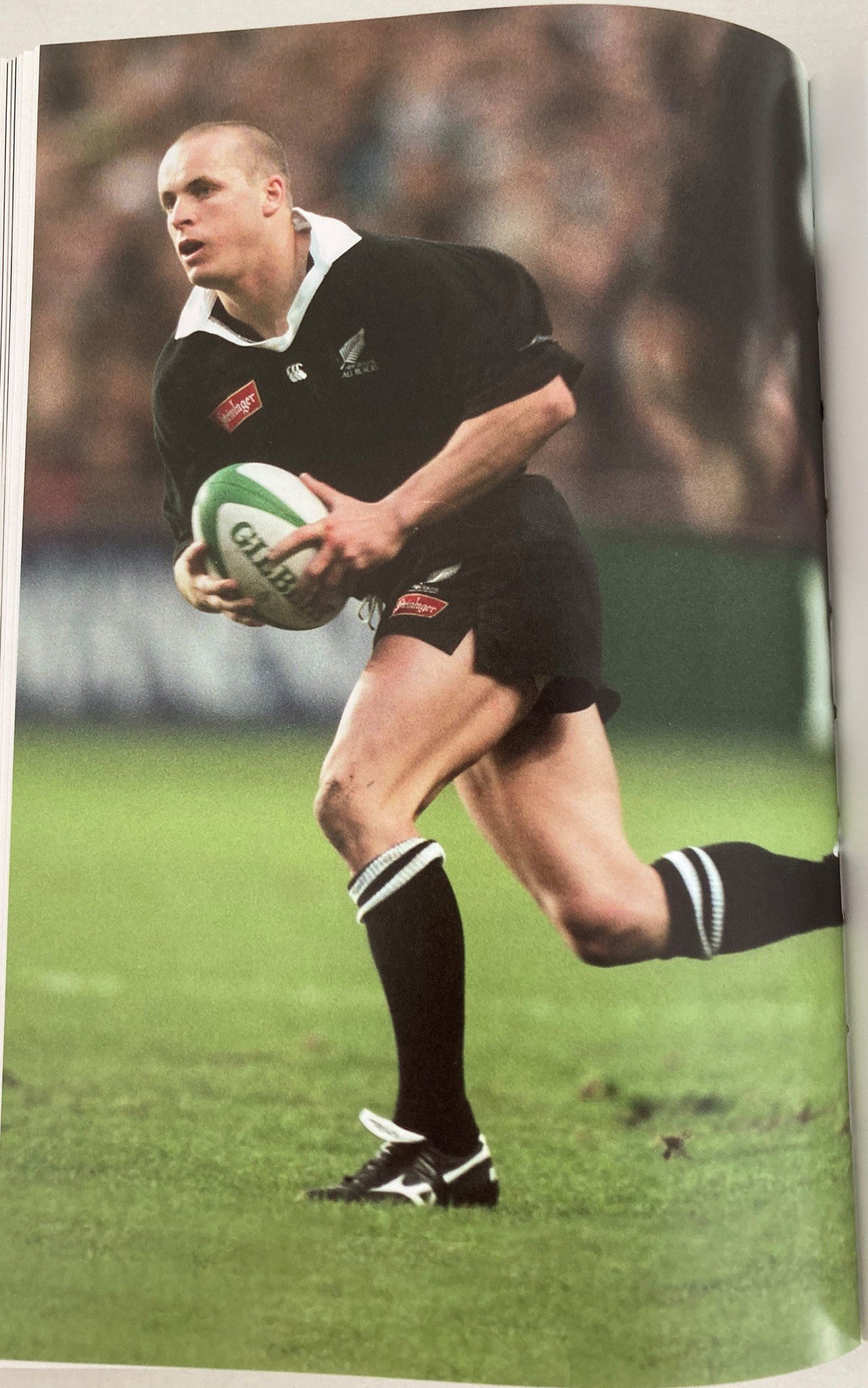 書評＞“Behind the SLVER FERN, Playing rugby for New Zealand 