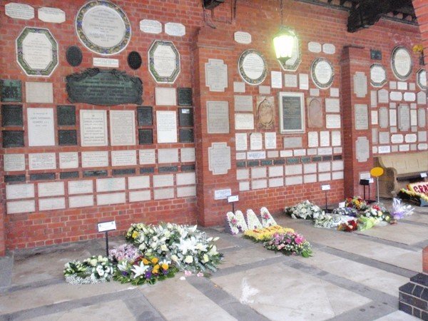 Golders Green Crematorium ゴールダーズ グリーン クリマトリアム 火葬場 09 ロンドン 英国 海に舞う Note